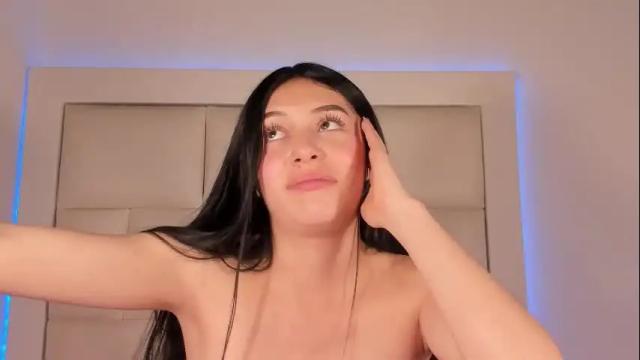Image 12 of emmily_evans_ Stream on Chaturbate on 1 month ago