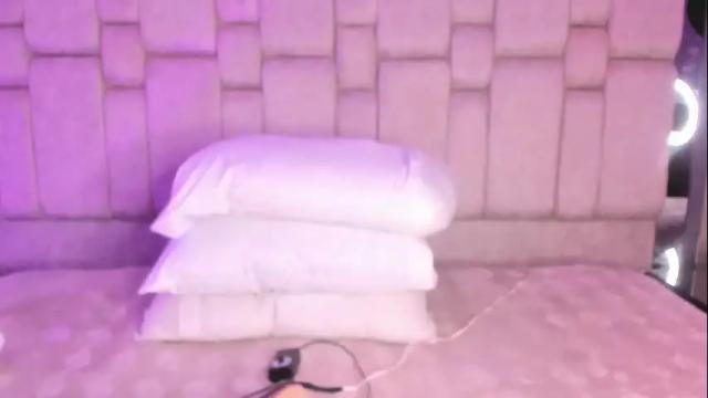 Image 11 of emmily_savage Stream on Chaturbate on 1 month ago