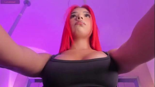 Image 2 of emmily_savage Stream on Chaturbate on 1 month ago