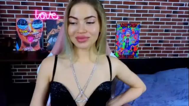 Image 3 of emmimilisi Stream on Chaturbate on 15 months ago