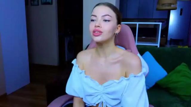 Image 12 of emmimilisi Stream on Chaturbate on 24 months ago