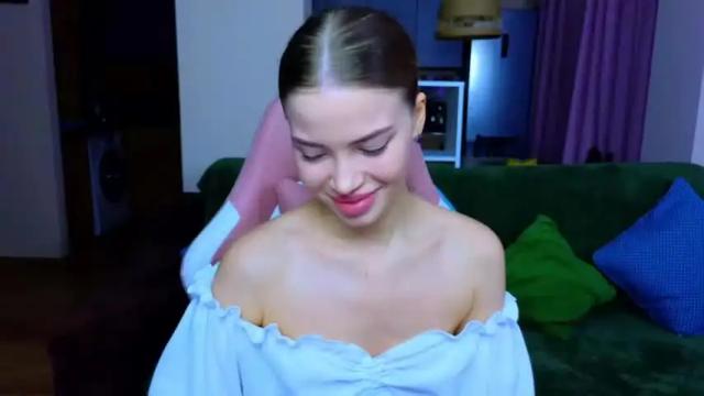 Image 4 of emmimilisi Stream on Chaturbate on 24 months ago