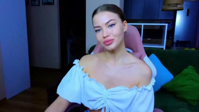 Image 8 of emmimilisi Stream on Chaturbate on 24 months ago