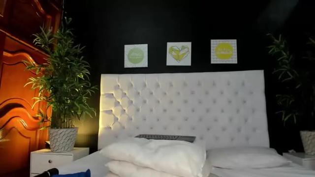 Image 3 of emmy_browm Stream on Chaturbate on 24 months ago