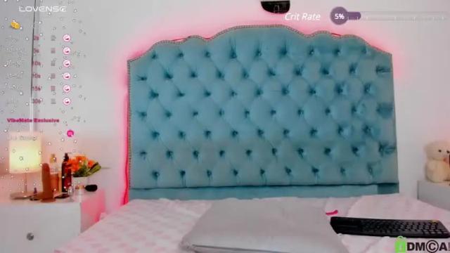 Image 8 of emmy_lander Stream on Chaturbate on 13 months ago