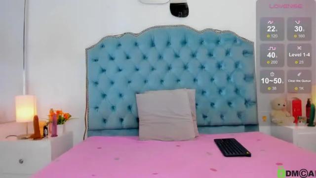 Image 3 of emmy_lander Stream on Chaturbate on 13 months ago