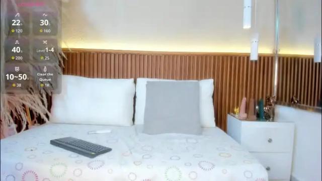 Image 11 of emmy_lander Stream on Chaturbate on 3 months ago