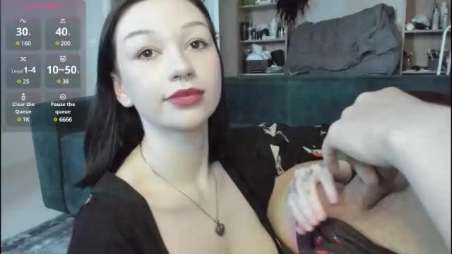 Image 4 of emmy_m00n Stream on Chaturbate on 27 days ago