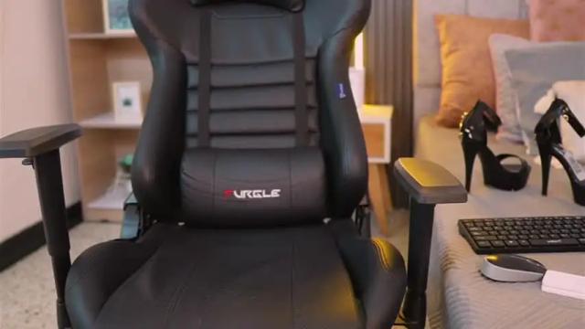 Image 10 of emmy_rosee_ Stream on Chaturbate on 13 months ago