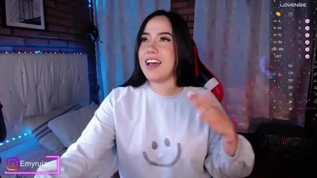 Image 12 of emmy_ruiz Stream on Chaturbate on 13 months ago