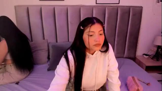 Image 2 of emmy_turnner Stream on Chaturbate on 1 month ago