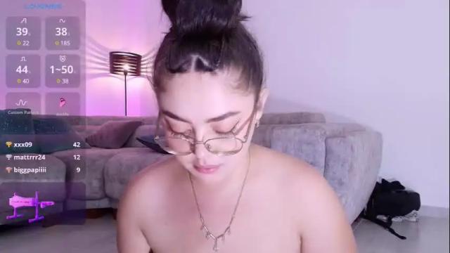 Image 8 of emmy_walker1 Stream on Chaturbate on 24 days ago