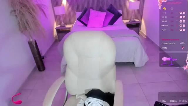 Image 10 of emmy_walker1 Stream on Chaturbate on 1 month ago