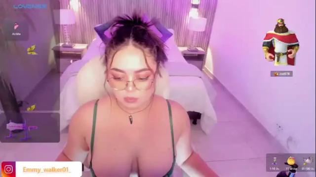 Image 12 of emmy_walker1 Stream on Chaturbate on 26 days ago