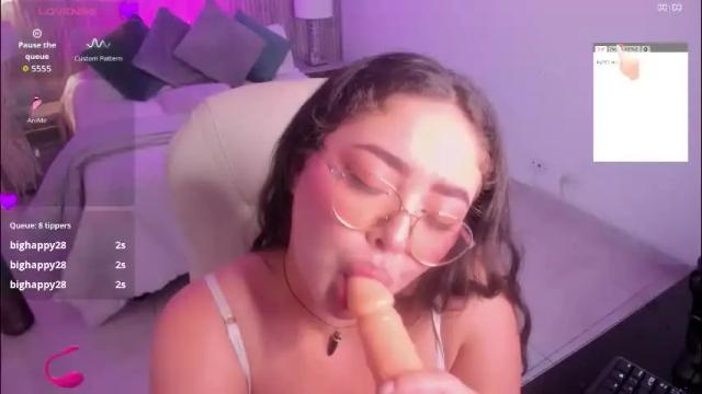 Thumbnail 1, emmy_walker1's Stream at Chaturbate, 1 hour ago