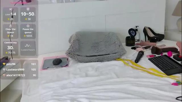 Image 8 of emmybum Stream on Chaturbate on 28 days ago