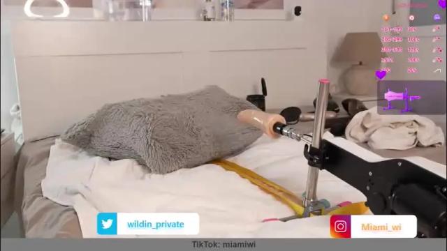 Image 6 of emmybum Stream on Chaturbate on 26 days ago