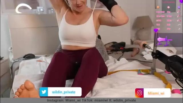 Image 12 of emmybum Stream on Chaturbate on 25 days ago