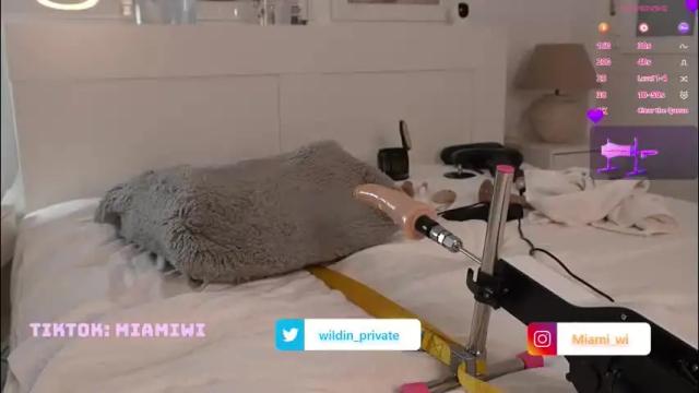 Image 3 of emmybum Stream on Chaturbate on 2 days ago