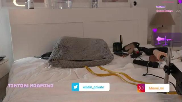 Image 3 of emmybum Stream on Chaturbate on 1 day ago