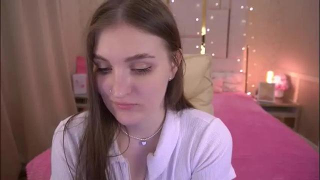 Image 2 of emmycharm Stream on Chaturbate on 2 months ago