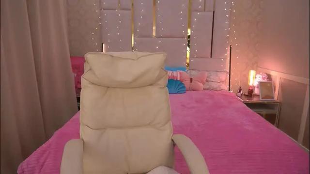 Image 4 of emmycharm Stream on Chaturbate on 2 months ago