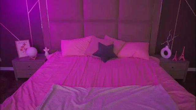 Image 3 of emmycharm Stream on Chaturbate on 1 month ago