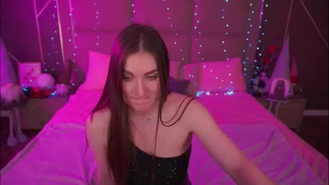 Image 2 of emmycharm Stream on Chaturbate on 9 days ago