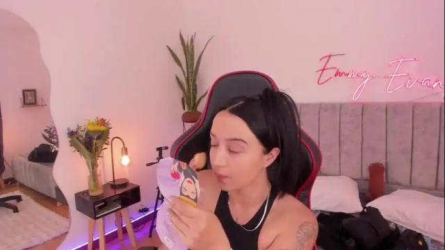 Image 3 of emmyevans1 Stream on Chaturbate on 28 days ago