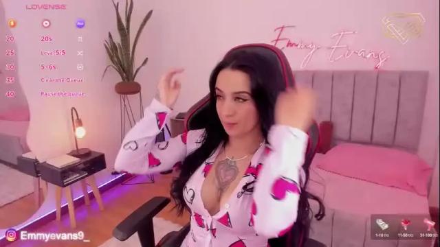 Image 3 of emmyevans1 Stream on Chaturbate on 1 month ago