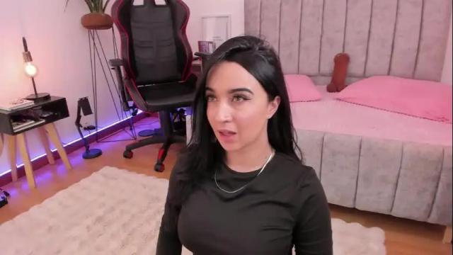 Image 4 of emmyevans1 Stream on Chaturbate on 1 month ago