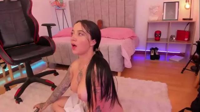 Image 8 of emmyevans1 Stream on Chaturbate on 1 month ago