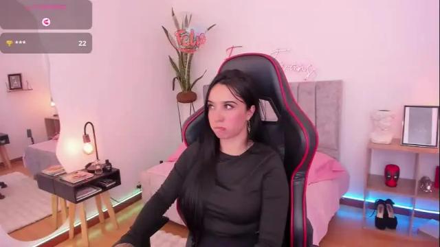 Image 11 of emmyevans1 Stream on Chaturbate on 1 month ago