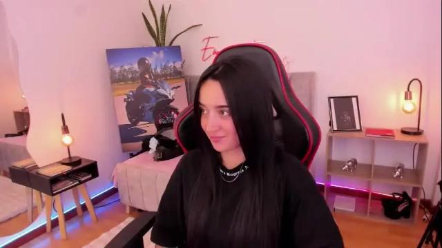Image 8 of emmyevans1 Stream on Chaturbate on 5 days ago
