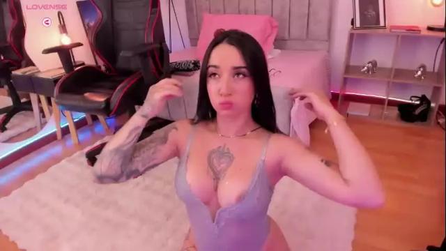 Image 4 of emmyevans1 Stream on Chaturbate on 4 days ago