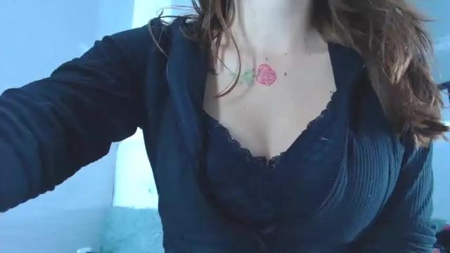 Image 4 of emmyfoxthx Stream on Chaturbate on 17 months ago