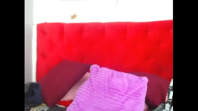 Image 2 of emmyfoxthx Stream on Chaturbate on 16 months ago