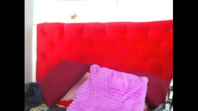 Image 3 of emmyfoxthx Stream on Chaturbate on 16 months ago