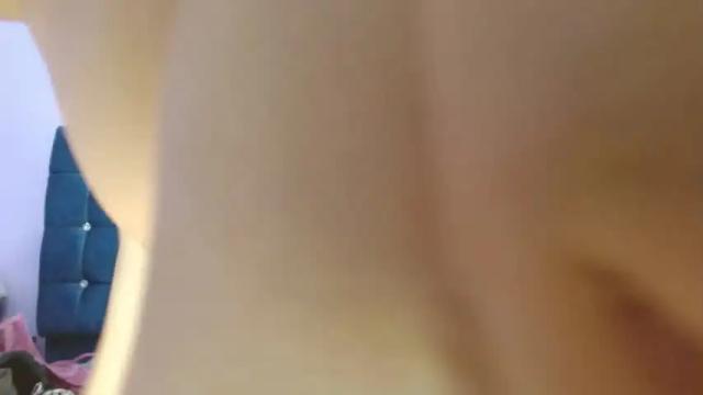 Image 2 of emmyfoxthx Stream on Chaturbate on 15 months ago