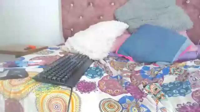 Image 11 of emmyfoxthx Stream on Chaturbate on 14 months ago
