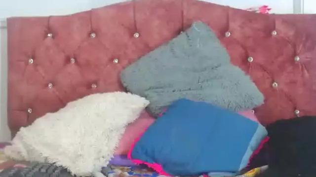 Image 3 of emmyfoxthx Stream on Chaturbate on 14 months ago