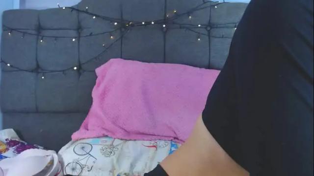 Image 8 of emmyfoxthx Stream on Chaturbate on 1 month ago