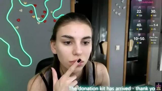Image 3 of emmygreans Stream on Chaturbate on 1 month ago