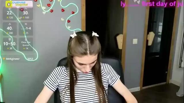 Image 10 of emmygreans Stream on Chaturbate on 22 days ago