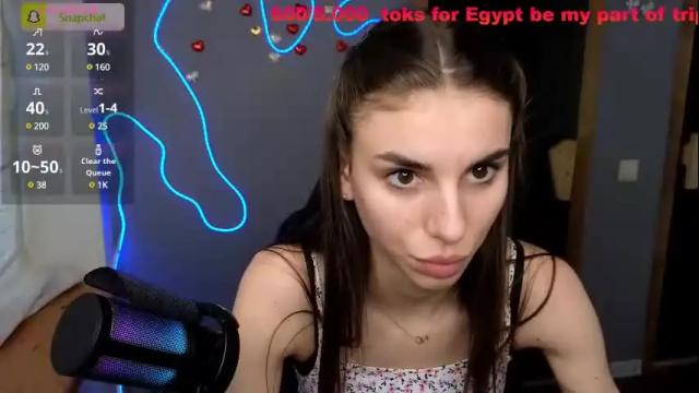 Image 4 of emmygreans Stream on Chaturbate on 18 days ago