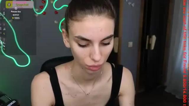 Image 10 of emmygreans Stream on Chaturbate on 15 days ago
