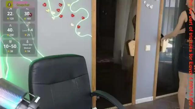 Image 4 of emmygreans Stream on Chaturbate on 15 days ago
