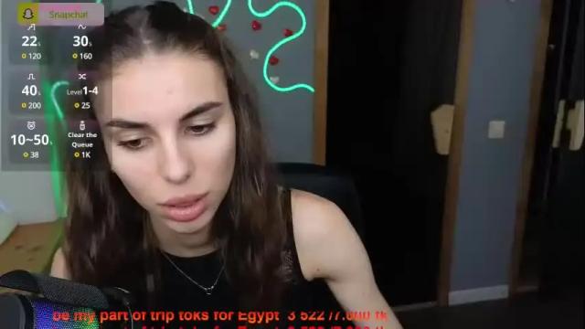 Image 4 of emmygreans Stream on Chaturbate on 14 days ago