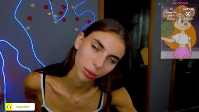 Image 4 of emmygreans Stream on Chaturbate on 2 months ago