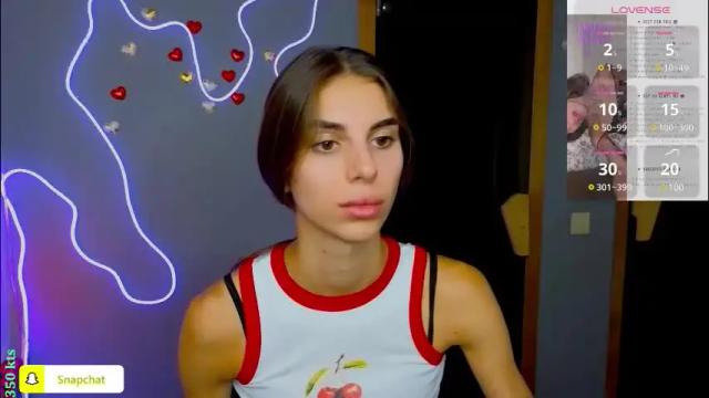 Image 6 of emmygreans Stream on Chaturbate on 2 months ago